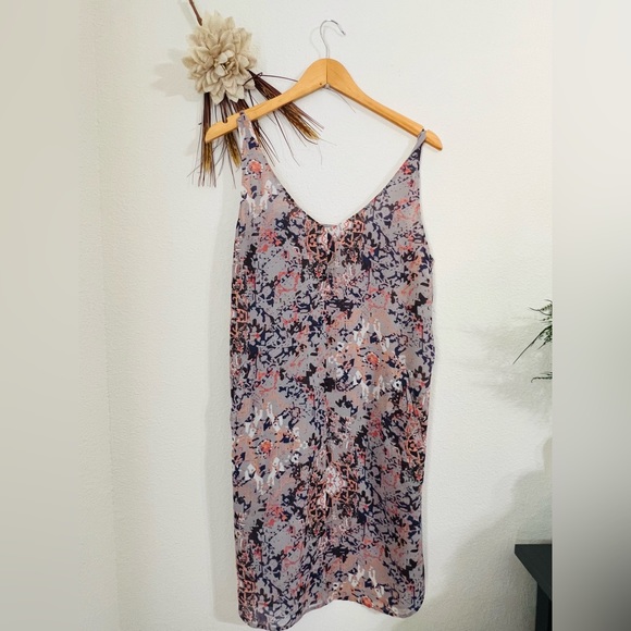 CAbi Floral Pattern Fresco Shift Pocket Dress Size Medium - Picture 2 of 7